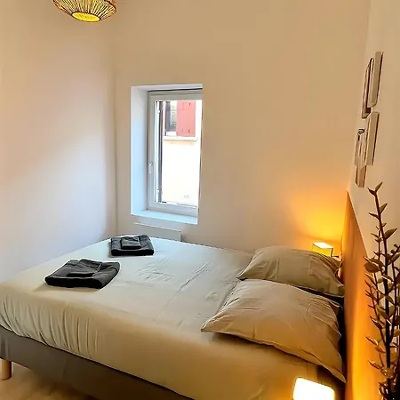 2 Pieces Proche Arenes - Terrasse & Clim Appartement *